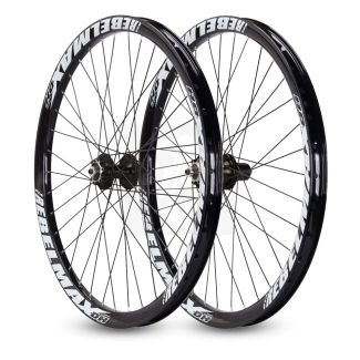 Roda montada (par) aro 26 gta rebelmax preto com cubo barulhento preto freeride freio a disco